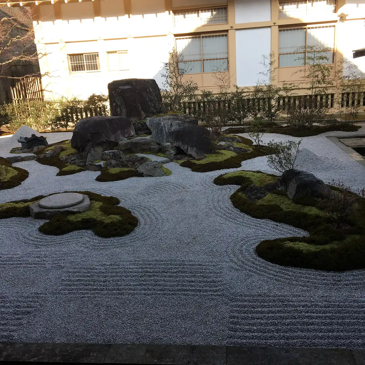 A raked gravel and moss garden at Zuiganji on a Matsushima private tour on foot