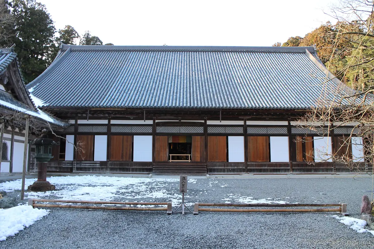 The main hall of Zuiganji Temple in winter on a full-day Sendai and Matsushima private tour